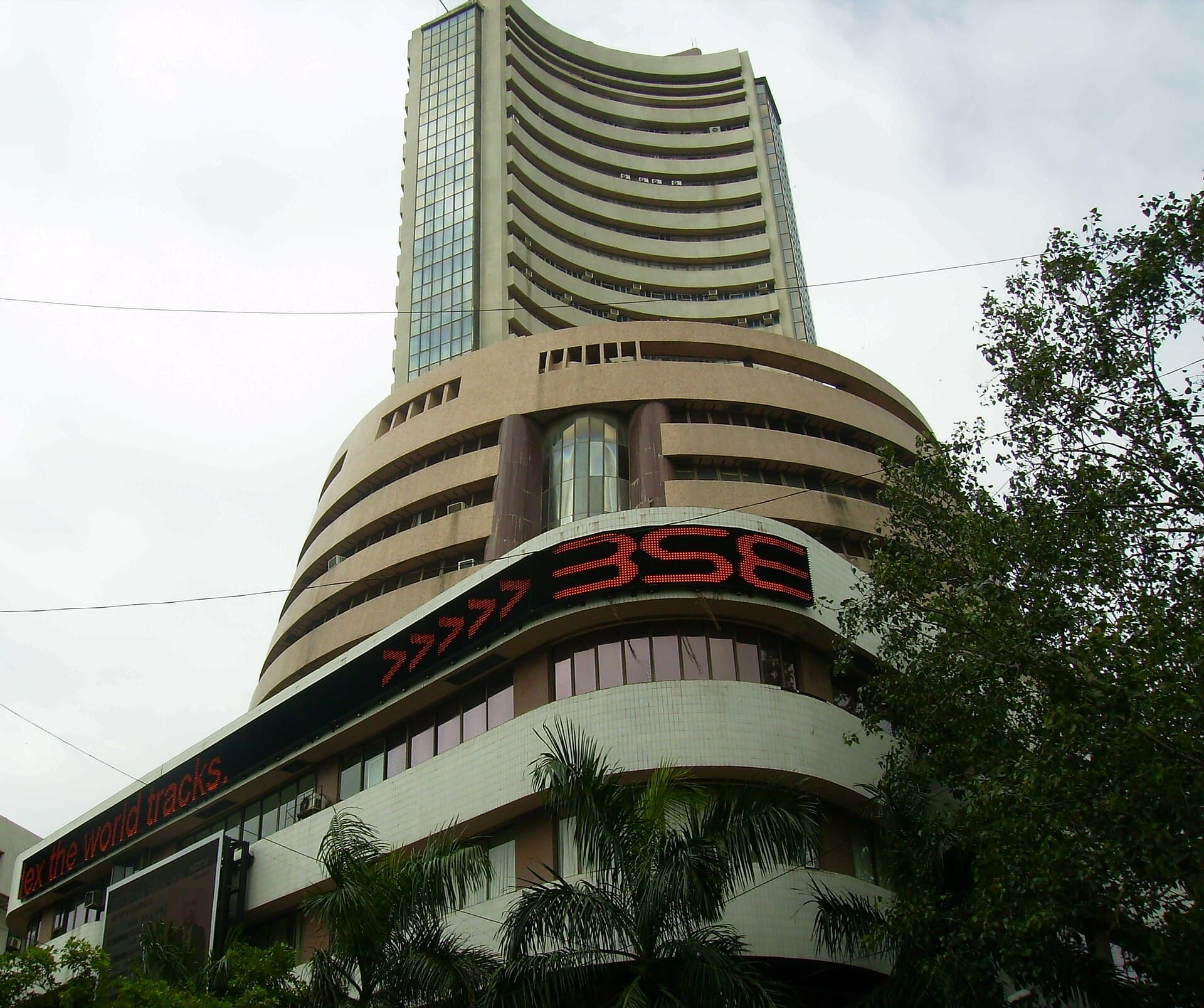 The curved tower of Phiroze Jeejeebhoy Towers, home of the BSE, seen from the street below.